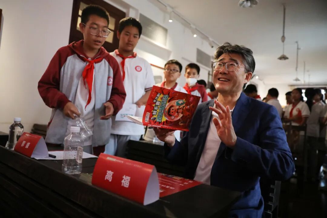 北大红楼大讲堂丨高福院士：“微生物与人类——侦探微生物：谁是朋友？谁是敌人？”
　　