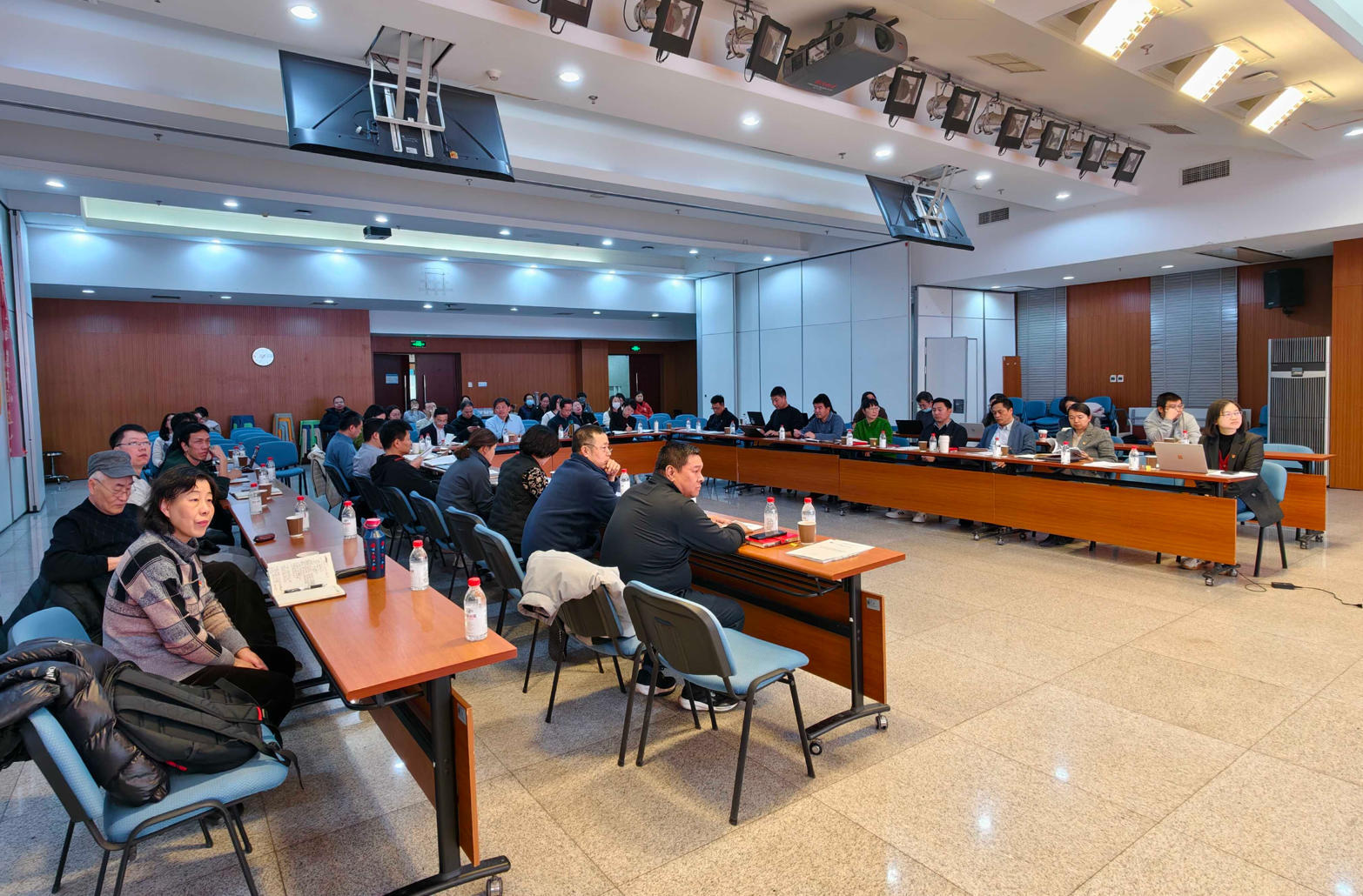 微生物研究所召开2025年度基层党组织工作述职考评会议