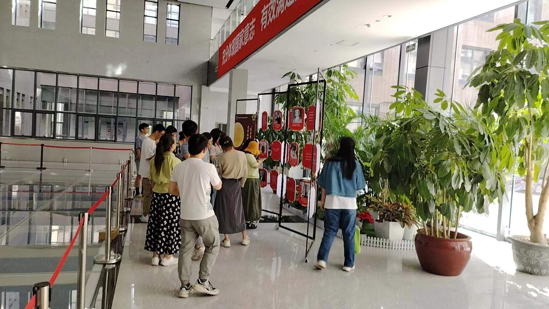 忆苦思甜 青年奋进